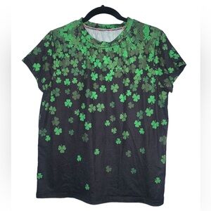 Temu green and‎ black clover super soft crew neck tee size medium
